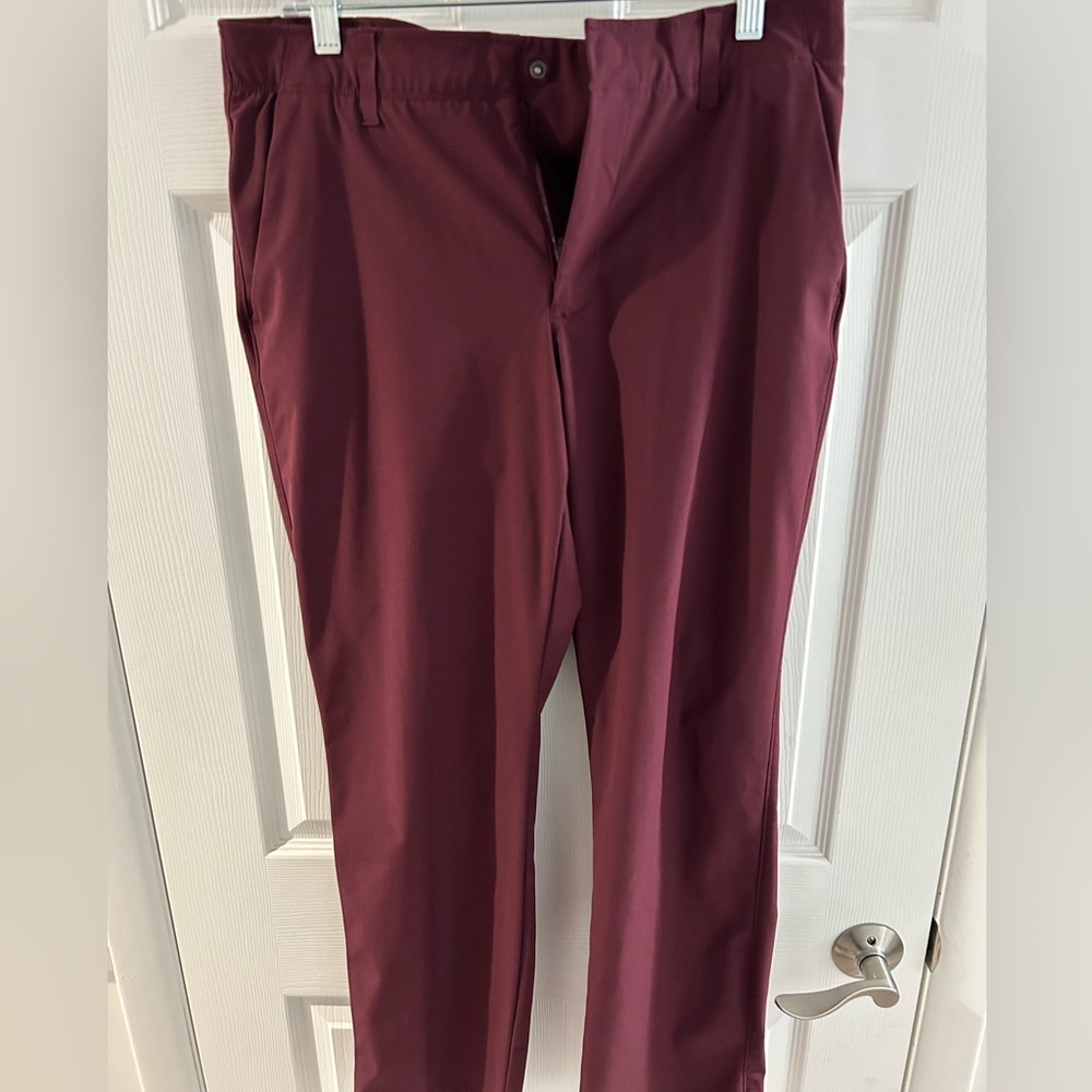 Maroon Under Armour golf pants